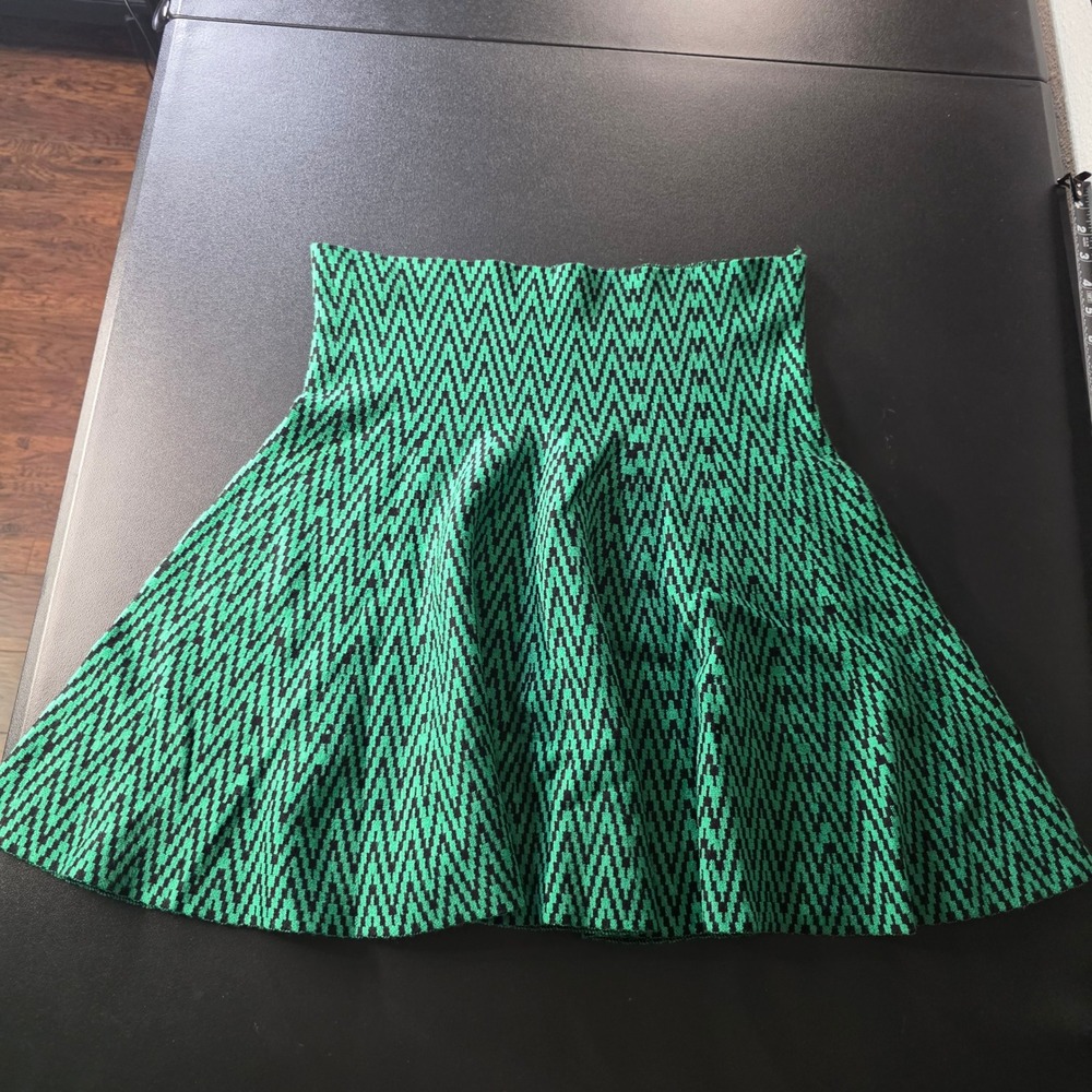 Renuar Green Black Chevron Knit Skater Skirt High Waist Flared Size 38 (M/L)